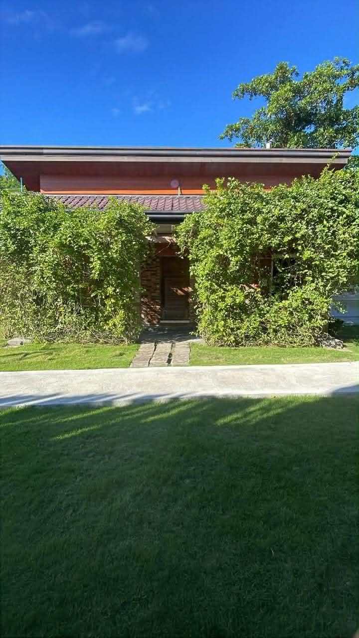 Nahas Coral Bunkhouse exterior